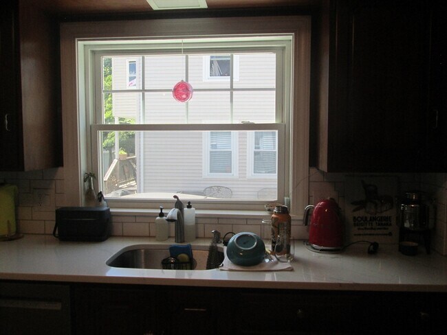 Building Photo - 81 Webster St
