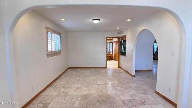 Building Photo - 4719 Frankfort Ave