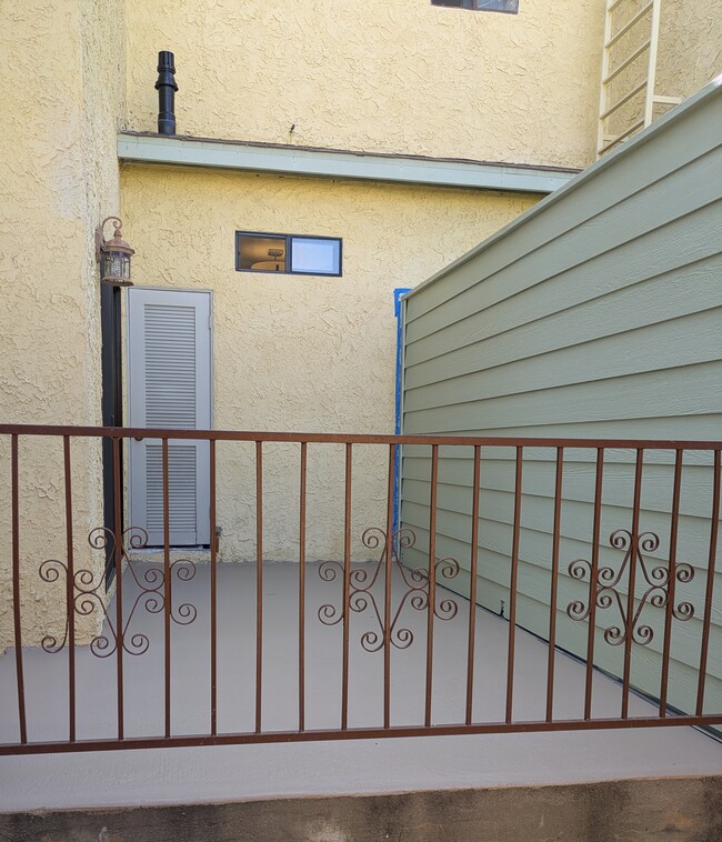 Building Photo - 420 N Spaulding Ave