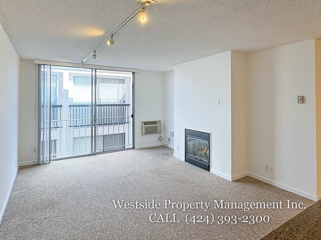 Building Photo - 11645 Montana Ave