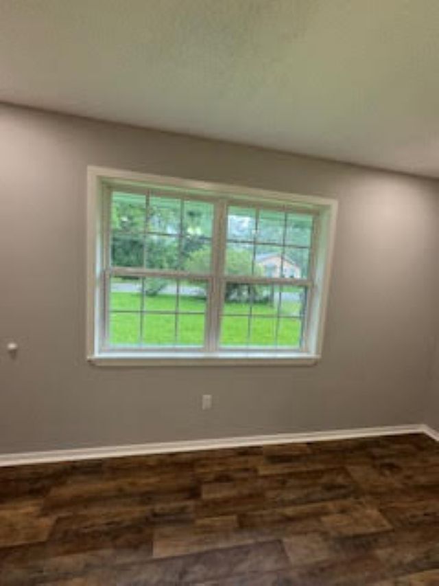 Building Photo - 804 E 4th St