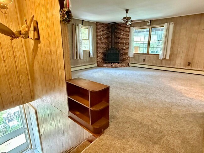 Building Photo - 908 Morris Ln