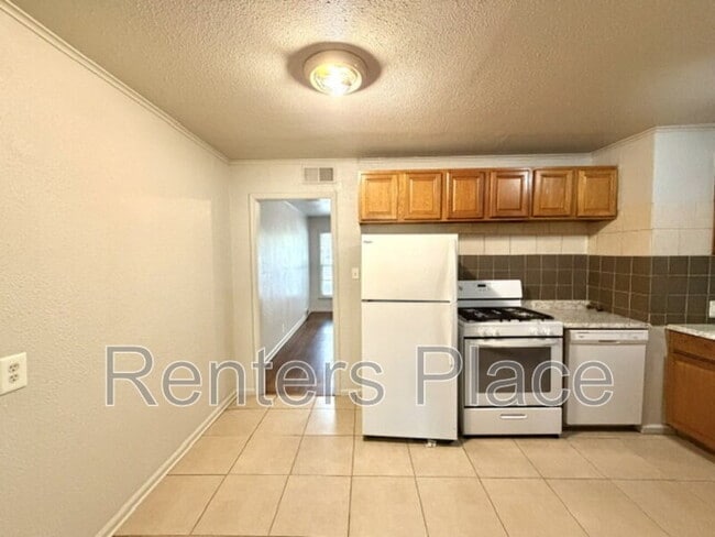 Building Photo - 6714 E Jasper St