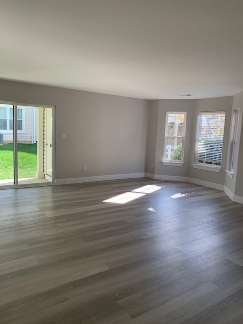 Primary Photo - 85 Tulip Ln