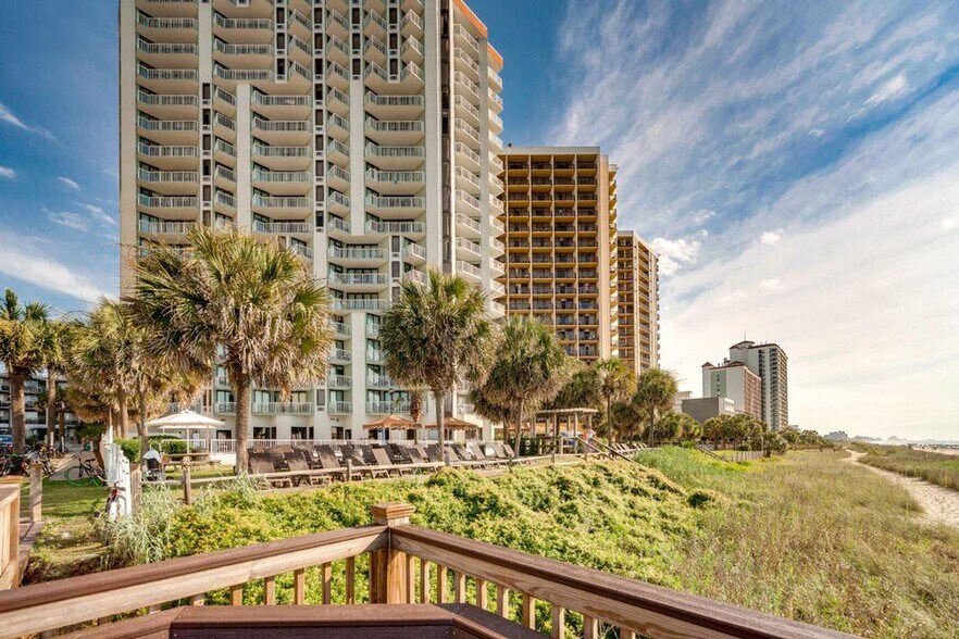 Building Photo - 2700 N Ocean Blvd