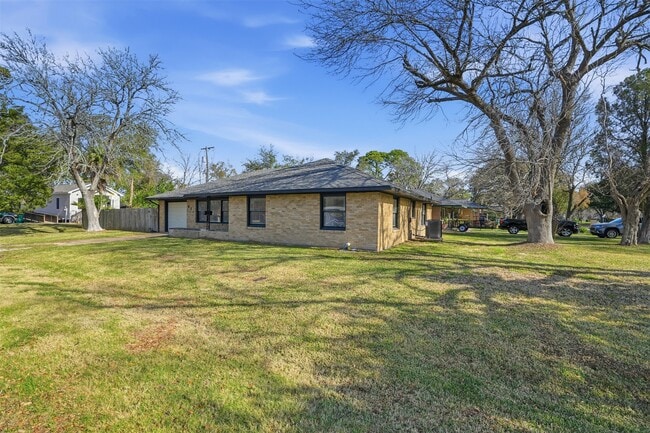 Building Photo - 612 Sunset Ln
