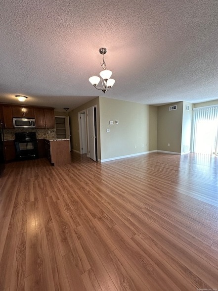Building Photo - 2422 Harbor View Dr