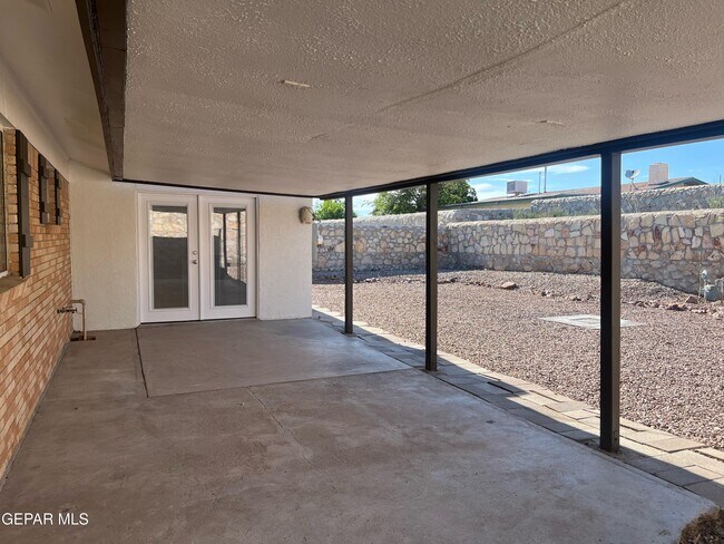Building Photo - 7200 Alto Rey Ave