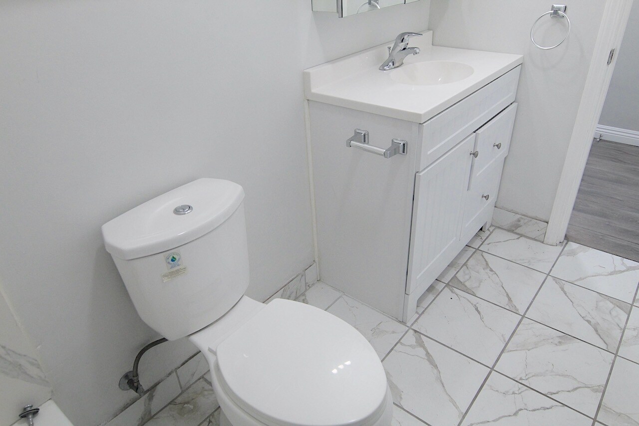 Building Photo - 3247 W Century Blvd