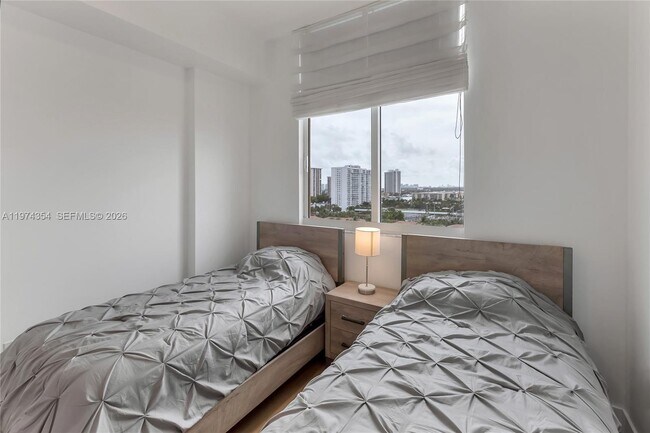 Building Photo - 18800 NE 29th Ave