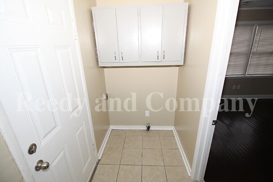 Building Photo - 1408 Alamo St