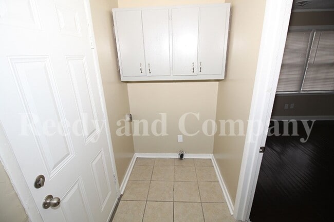 Building Photo - 1408 Alamo St