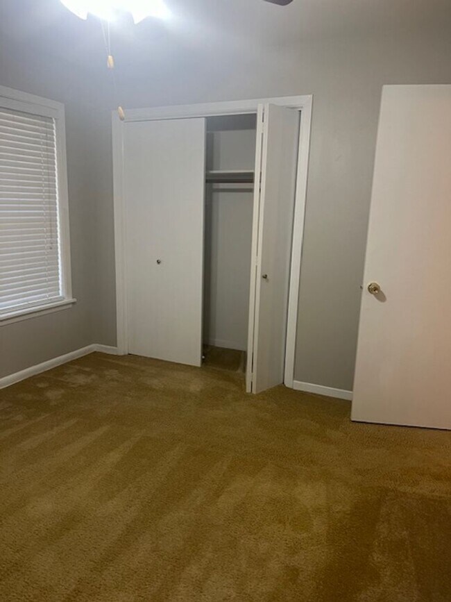 Building Photo - 2 Bedroom 1 Bathroom Georgetown Home