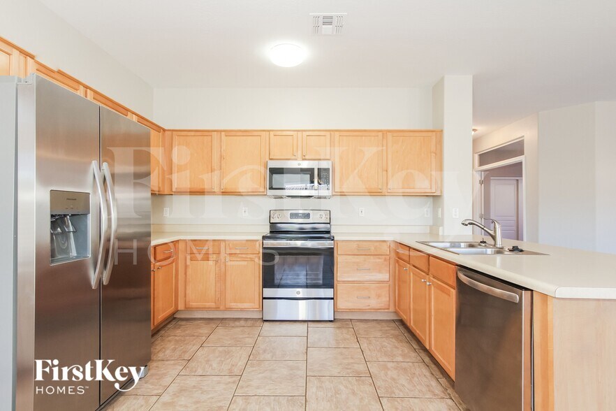 Building Photo - 14949 N 151st Dr