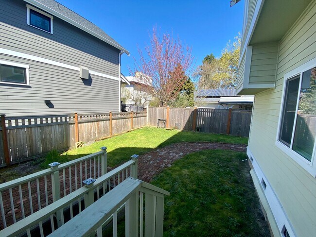 Building Photo - BURGAN DENSMORE