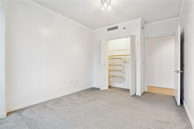 Building Photo - 130 N Garland Ct