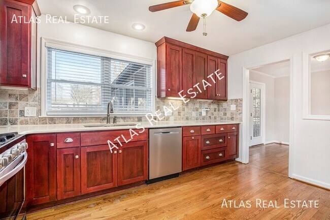 Building Photo - Check out this Location! Home for rent in ...