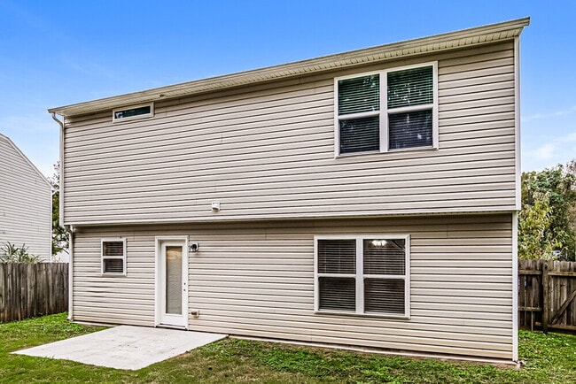 Building Photo - 442 Randolph Dr