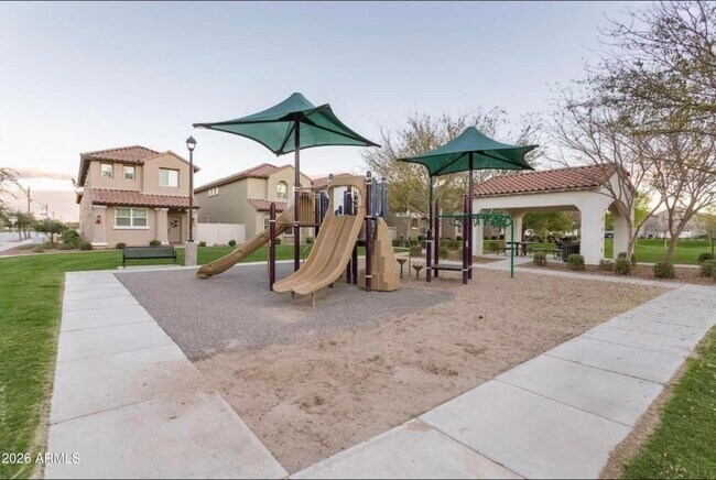 Building Photo - 3701 E Hans Dr