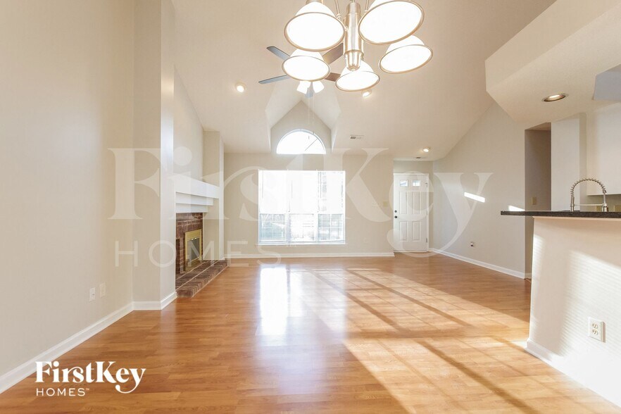 Building Photo - 6627 Flat Creek Dr