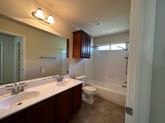 Building Photo - Wonderful home is South Austin. Great loca...