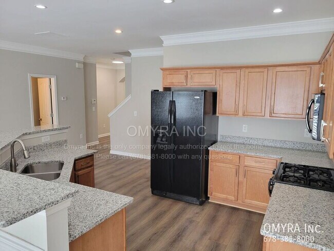 Building Photo - Gorgeous Home in Quiet Neighborhood with Swimming Pool in Fairburn!