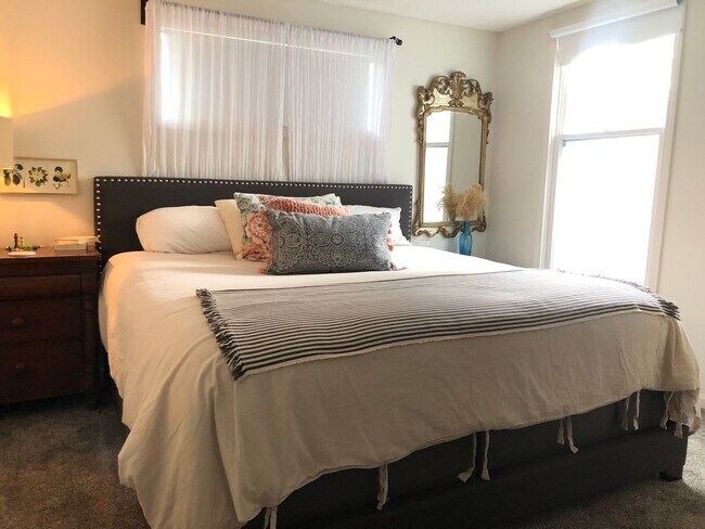 Building Photo - WIRED - West Plaza Condo, LLC