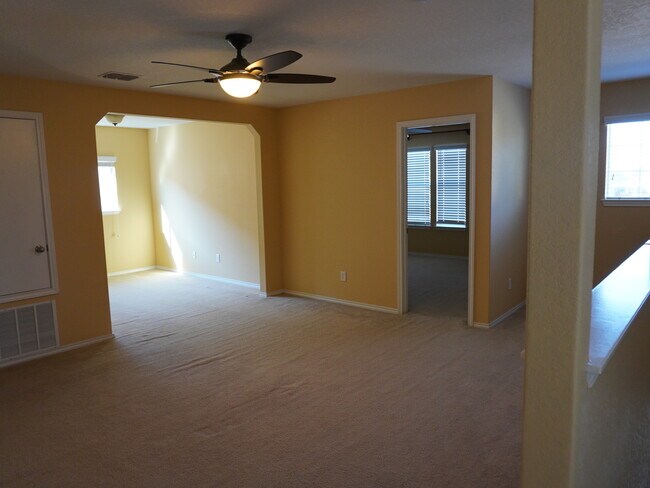 Building Photo - 25307 Colt River
