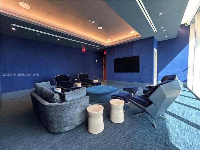 Building Photo - 175 SE 25th Rd