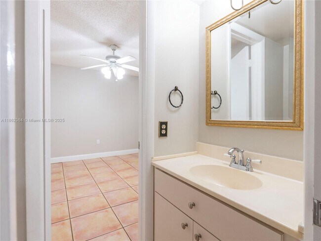 Building Photo - 10300 Coral Wy