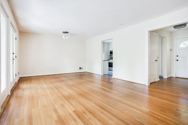 Building Photo - Druid Hills Hidden Gem! 4Bed-3 Bath, Hardwood Floors, Available NOW!