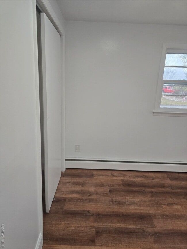 Building Photo - 21 Carriage Dr