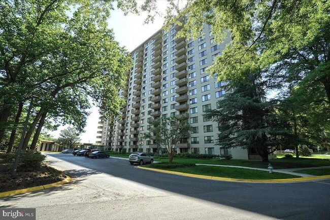 Building Photo - 5225 Pooks Hill Rd