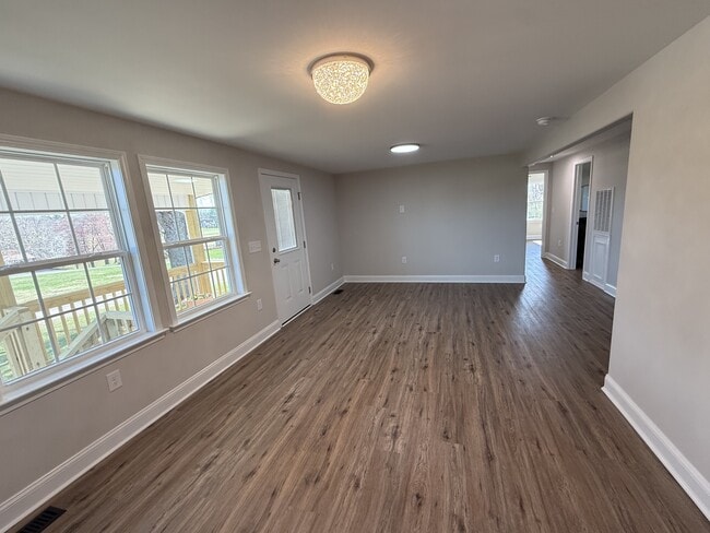 Building Photo - 126 Red Kirby Rd