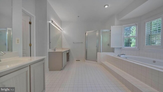 Building Photo - 12308 Putters Ct