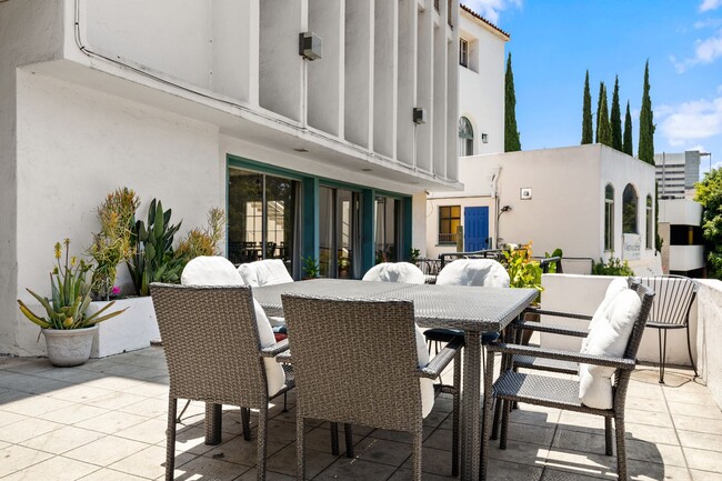 Building Photo - 840 Hilgard Ave