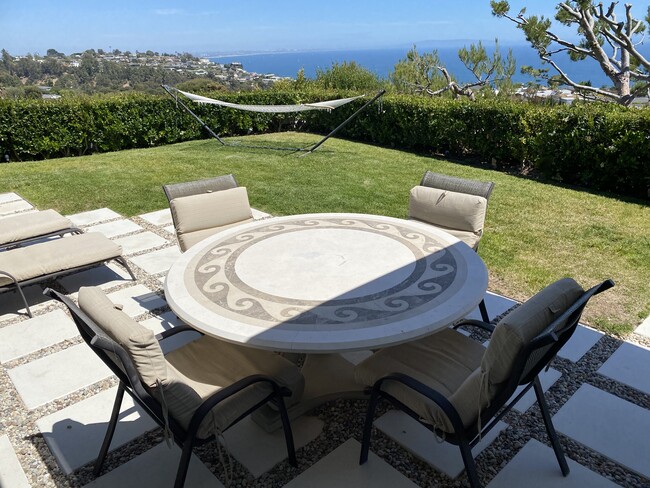 OUTDOOR DINING TABLE - 3440 Shoreheights Dr