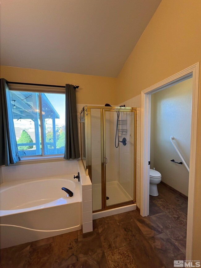 Building Photo - 4875 Crestside Dr