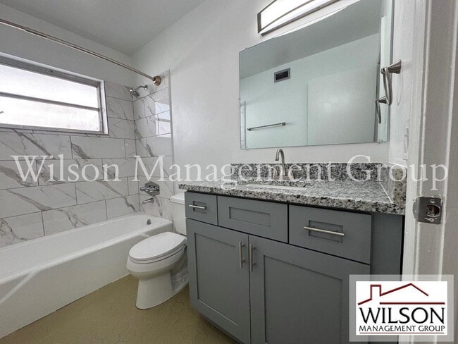 Building Photo - 2210 Musselwhite Ave