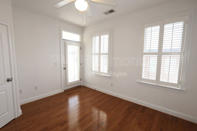 Building Photo - 728 S Pine St