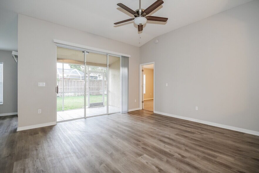 Building Photo - 9919 Stockbridge Dr