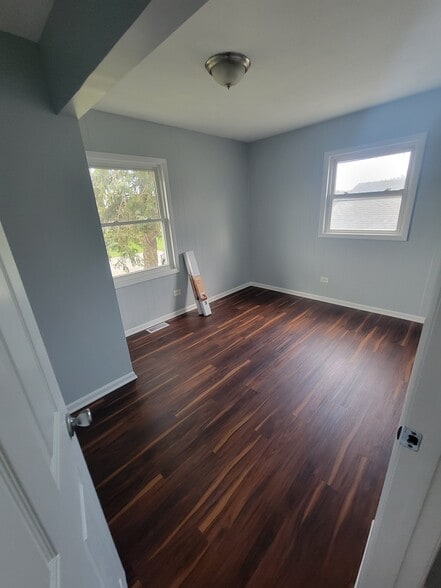 Building Photo - 22005 Balmoral Dr