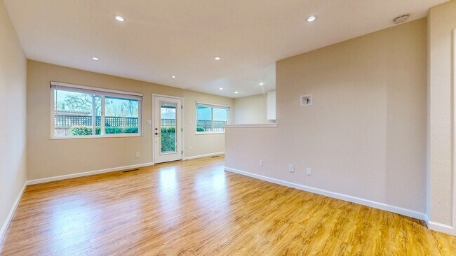 Building Photo - 1145 Edwards St