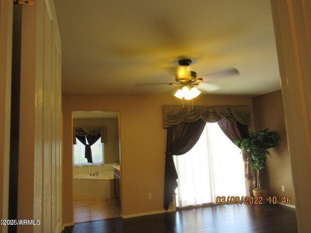 Building Photo - 3928 E Parkview Dr