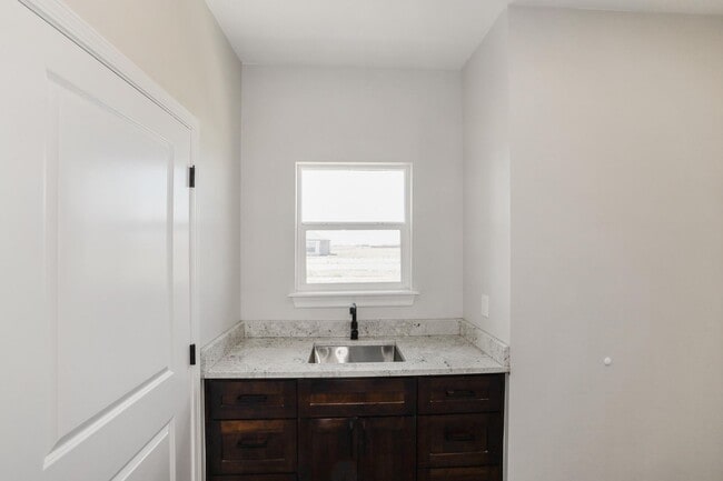 Building Photo - 17900 Lone Ranch Rd