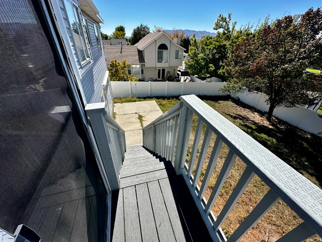 Building Photo - Charming 3-Bedroom Home for Rent in a Tran...