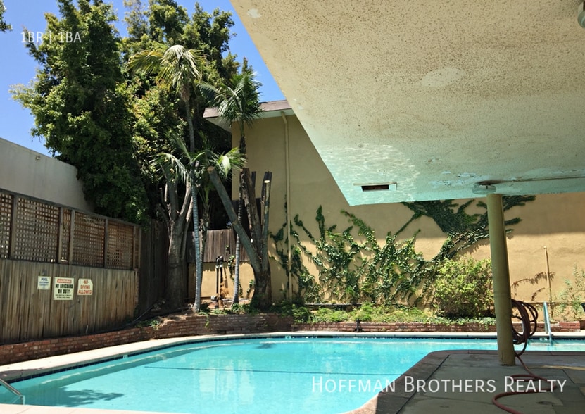 Building Photo - 1326 Flores St