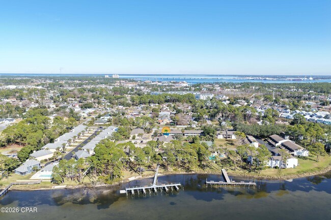 Building Photo - 6903 N Lagoon Dr