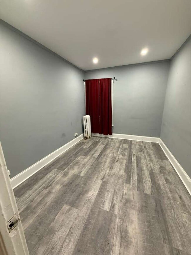 Building Photo - 1707 W Wallen Ave