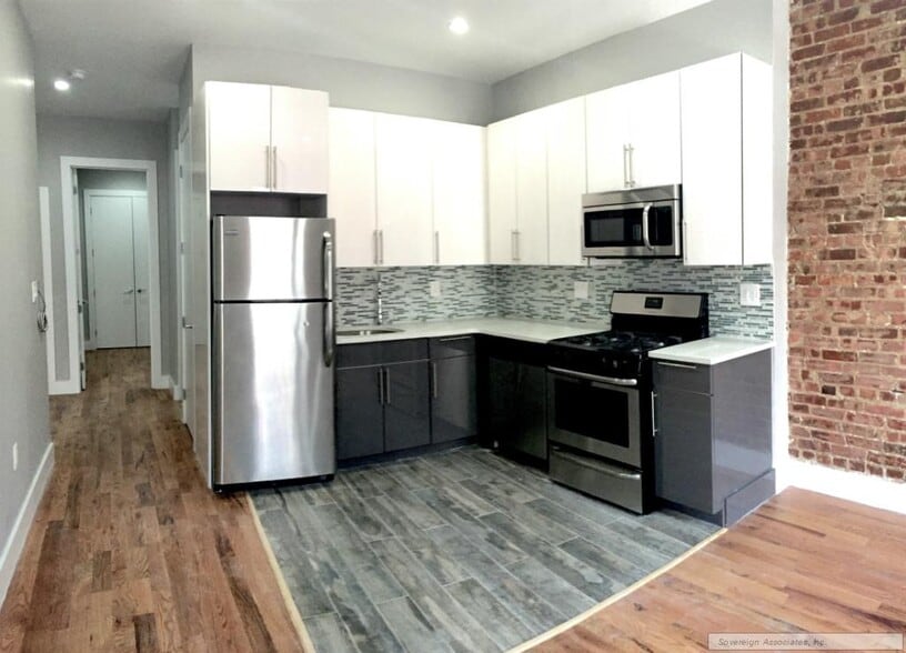 Building Photo - 4230 Broadway